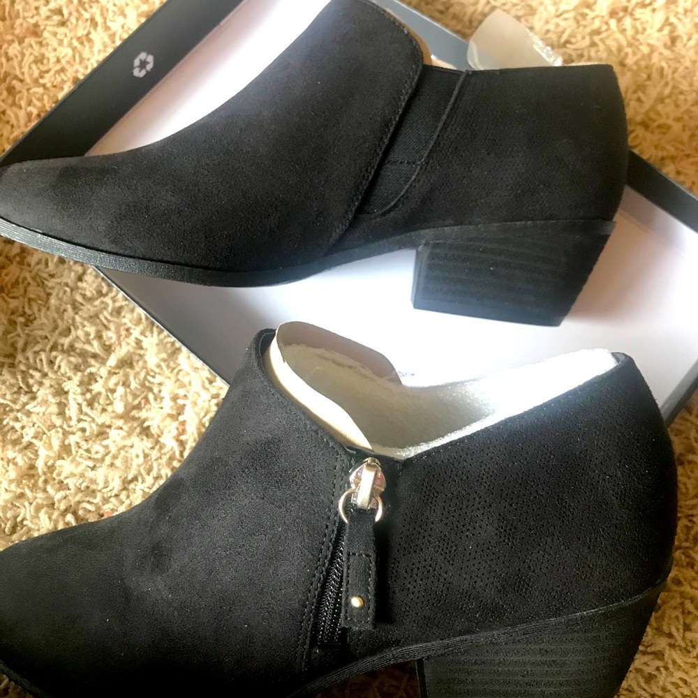 Women’s Dr. Scholl’s black booties